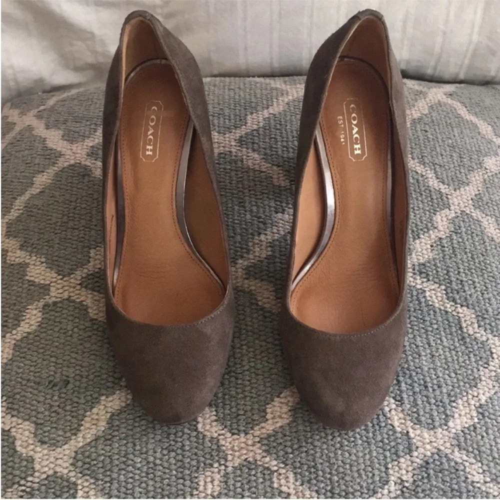 COACH Ophelia Suede and Embossed Croc Heels Size 6.5